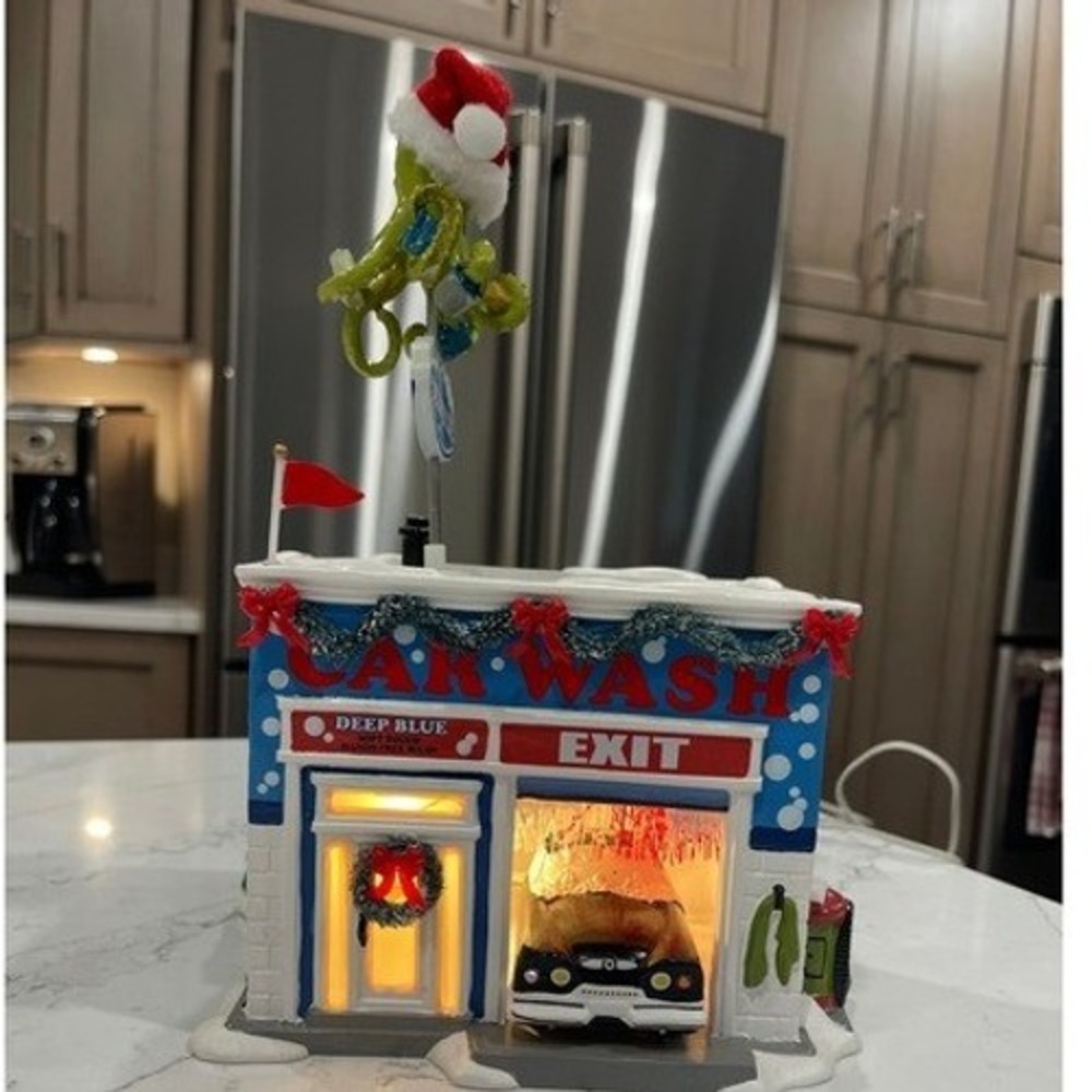 Department 56 DEEP BLUE CARWASH with Original Box and adaptor Retired